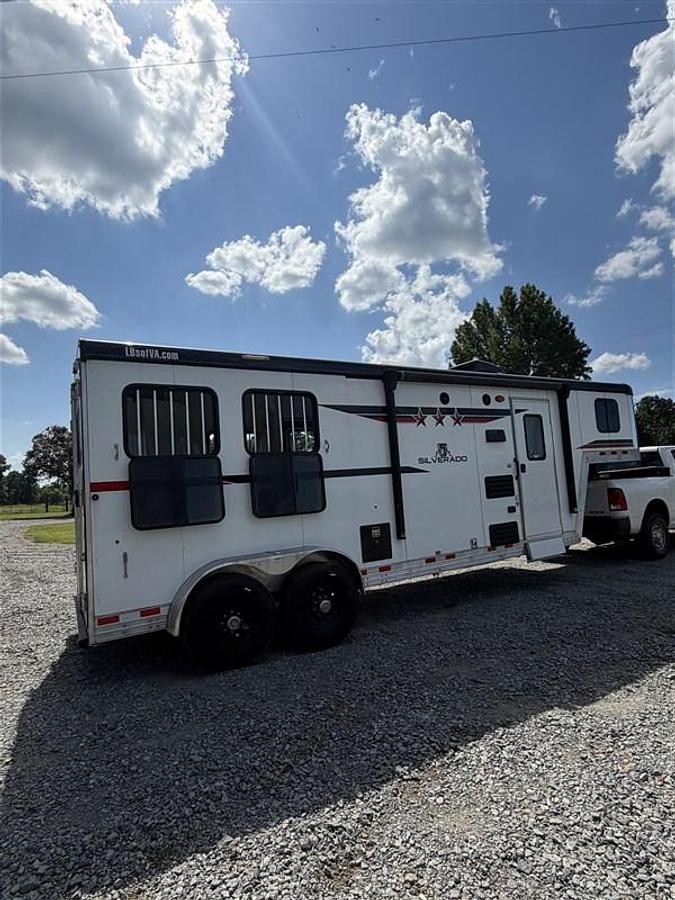 Used 2023 Bison Sv7208 2 Horse