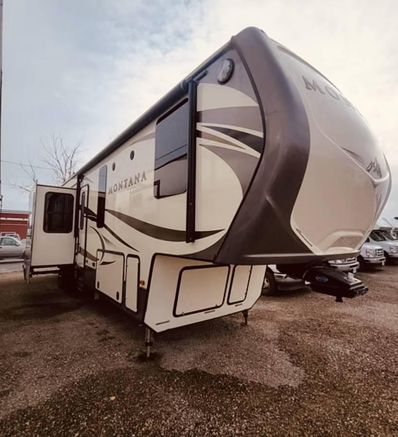 Used 2016 Keystone Montana 3791RD