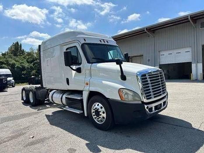 Used 2018 Freightliner Cascadia 125
