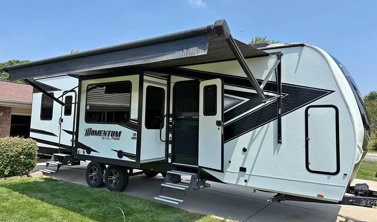 Used 2022 Grand Design Momentum 31G