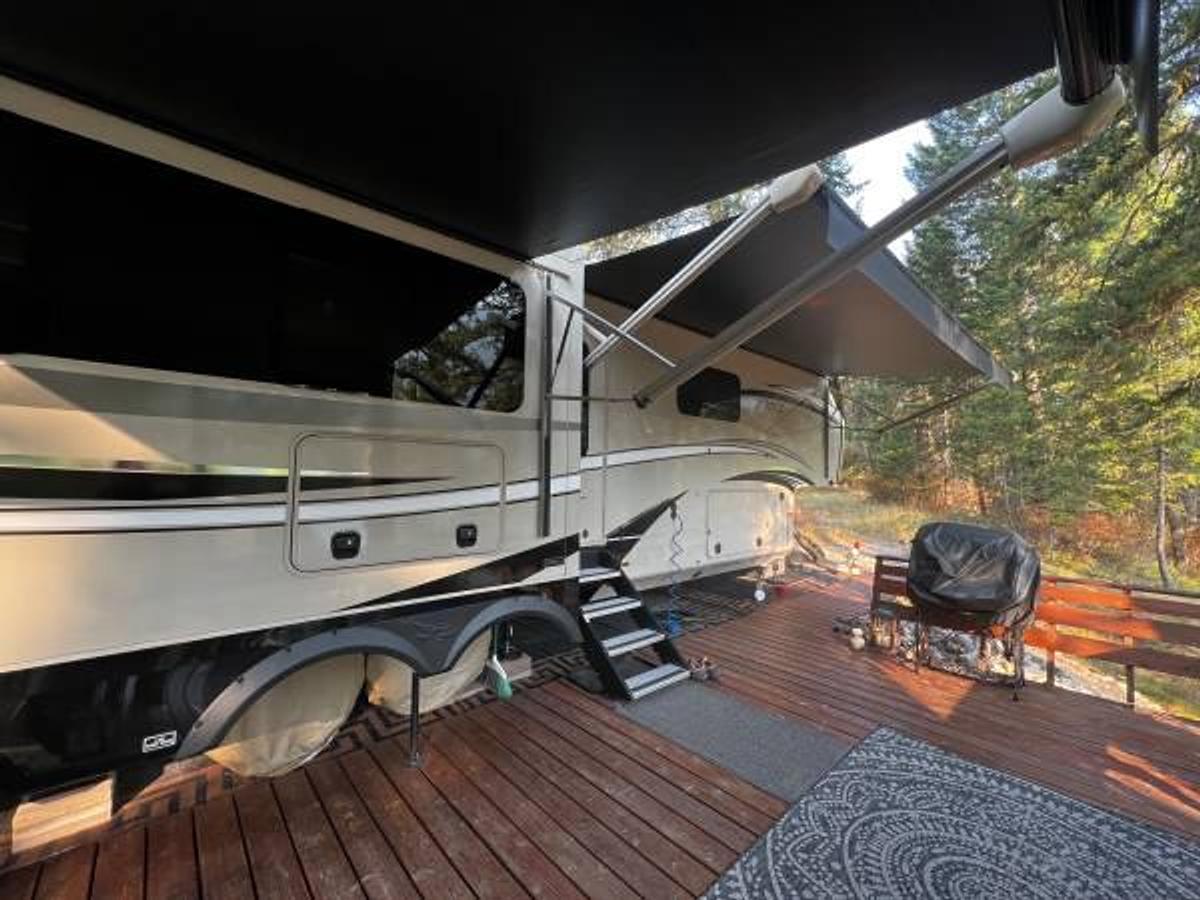 Used 2021 Jayco Pinnacle 36FBTS Fifth Wheel