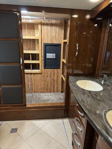 Used 2012 Newmar King Aire 4584