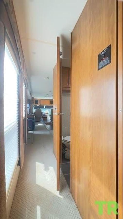Used 2008 Fleetwood Discovery 40X with 3 slides