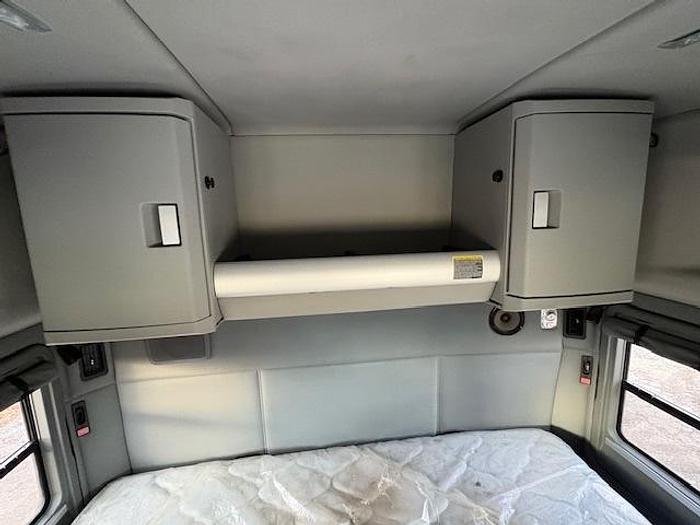 Used 2021 Kenworth T880 Sleeper Semi Truck