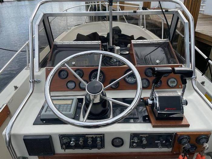 Used 1983 Boston Whaler 22 Outrage