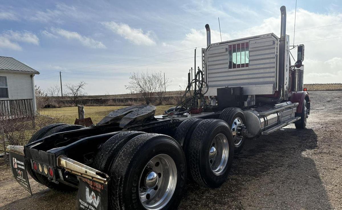 Used 2011 Western Star 4900 Day Cab