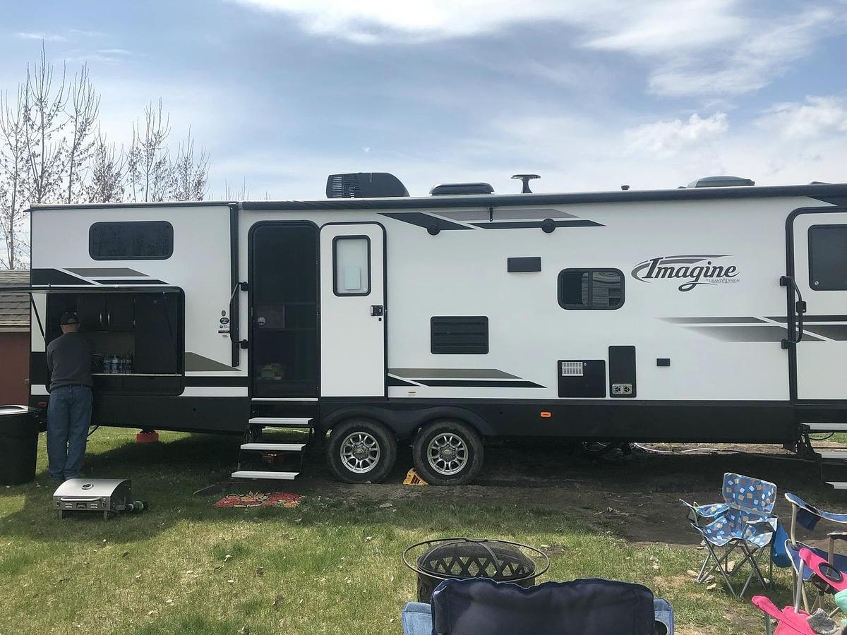 Used 2019 Grand Design Imagine 3170BH Travel Trailer