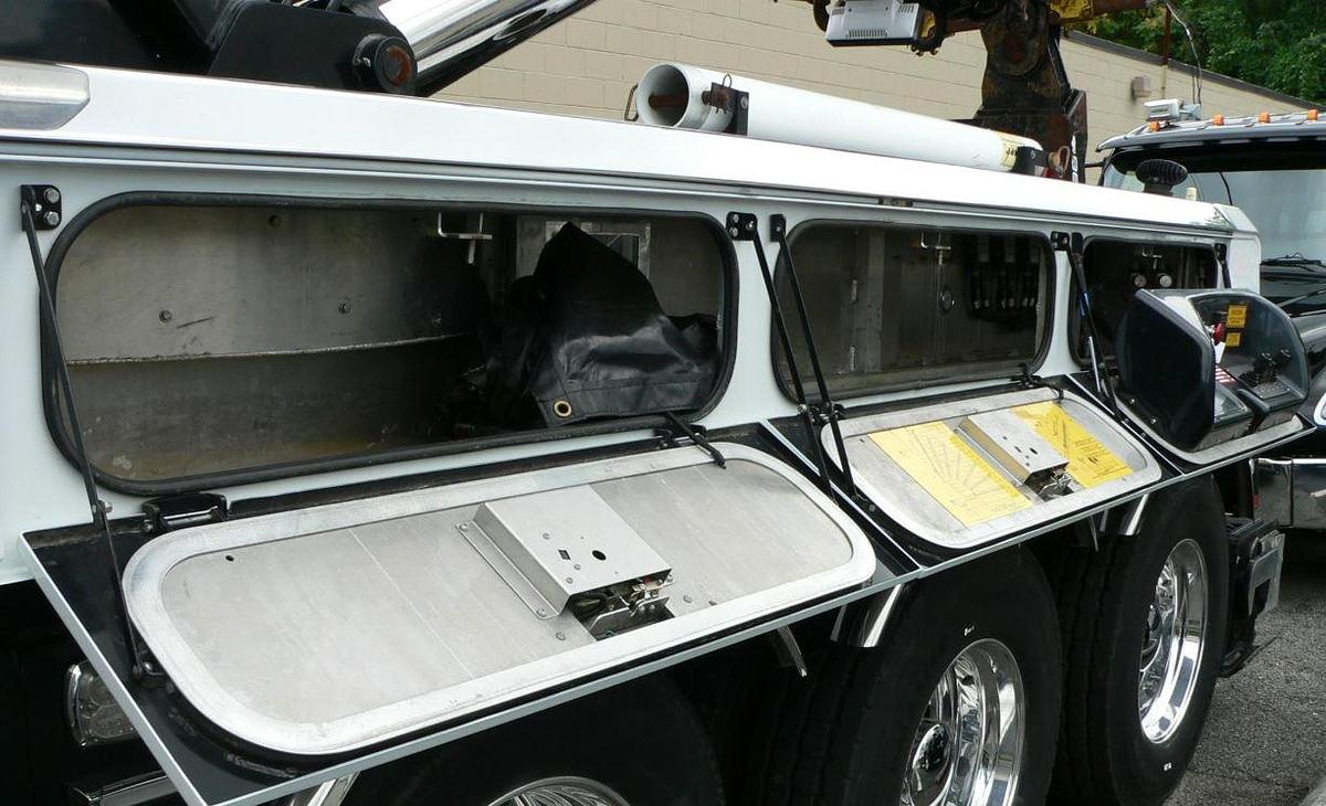 Used 2016 Peterbilt 389