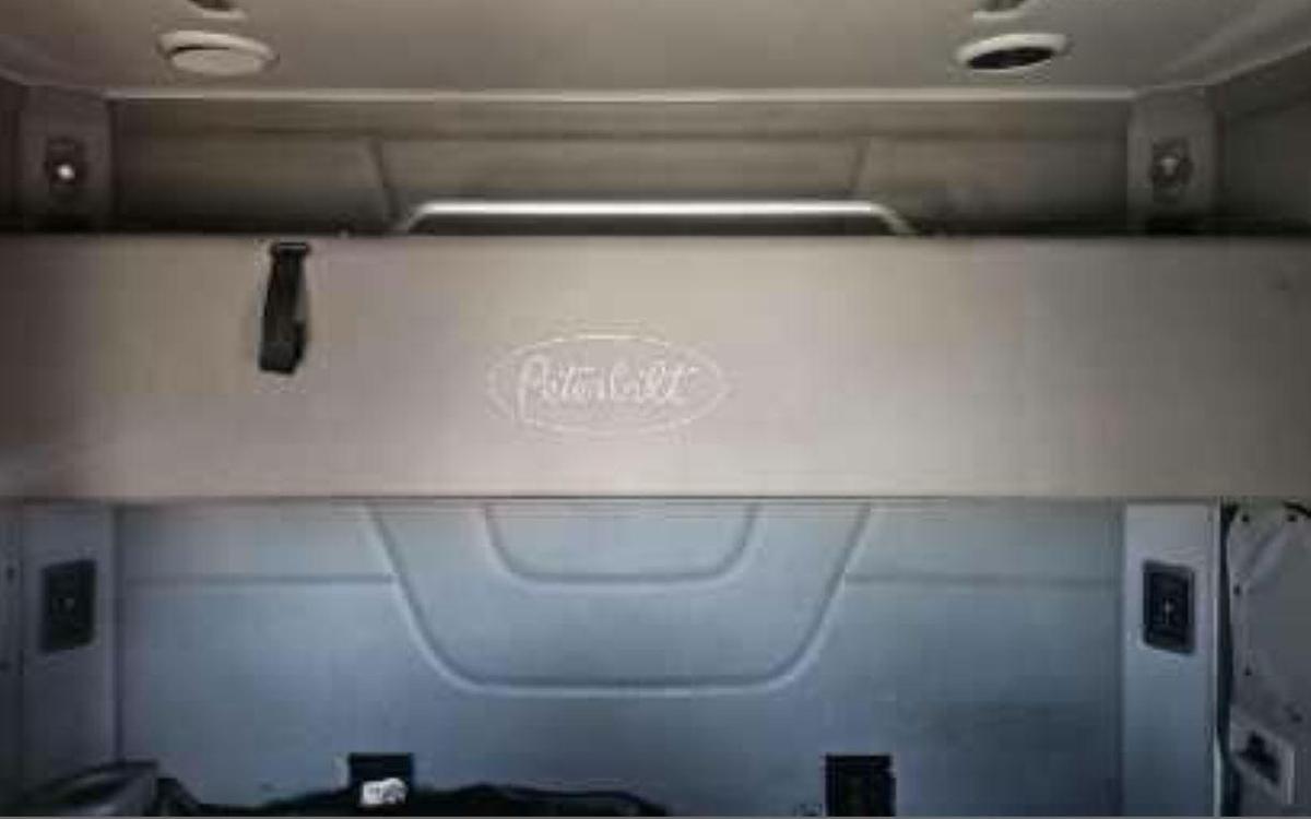 Used 2015 Peterbilt 579