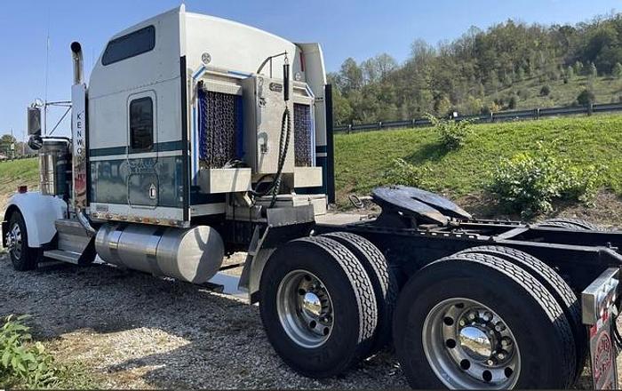 Used 2005 Kenworth W900L