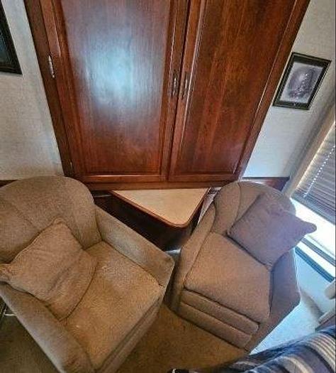 Used 2005 Fleetwood Southwind 37L