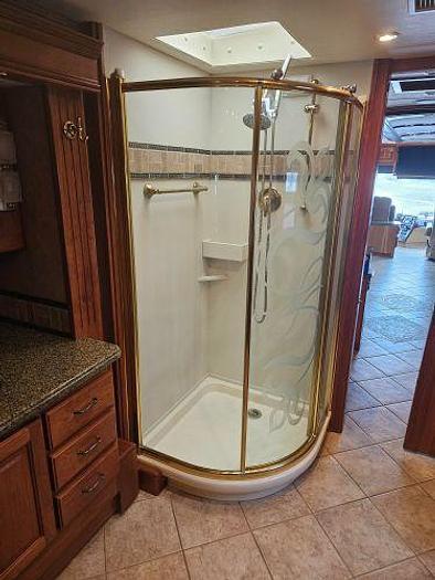 Used 2005 Country Coach Affinity 730