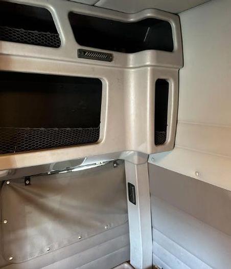 Used 2009 Peterbilt 389