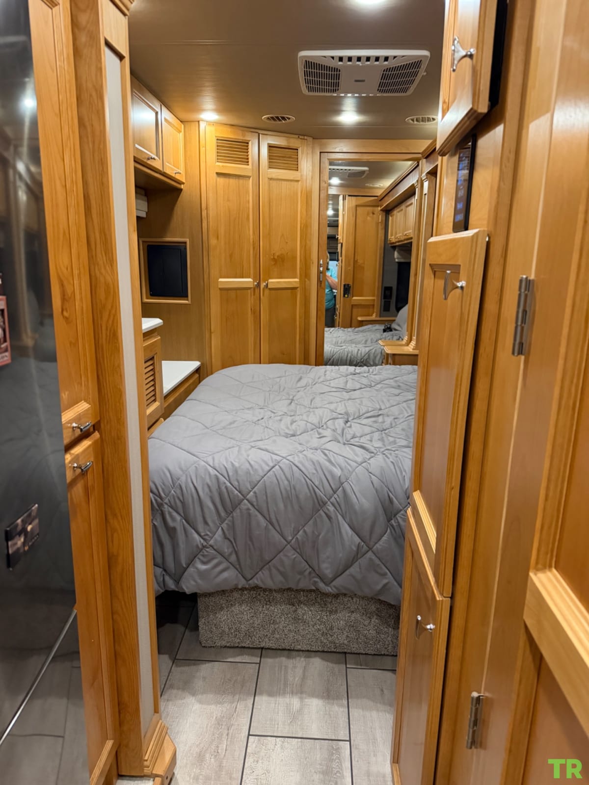 Used 2022 Tiffin Allegro RED 33AL