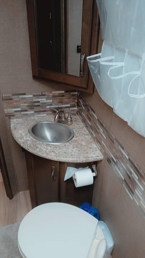 Used 2017 Thor Motor Coach Four Winds 24F