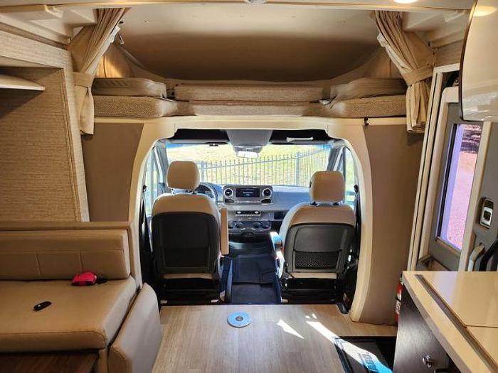 Used 2022 Winnebago View Navion24d