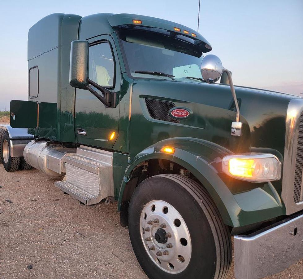 Used 2021 Peterbilt 567