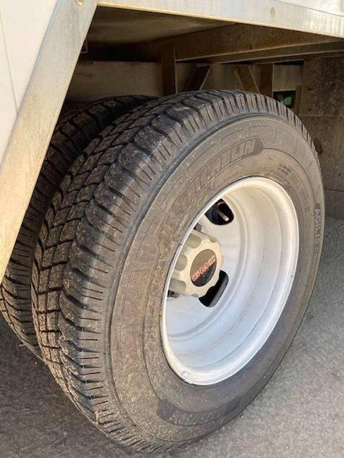 Used 2019 GMC Savana 16ft Box Truck