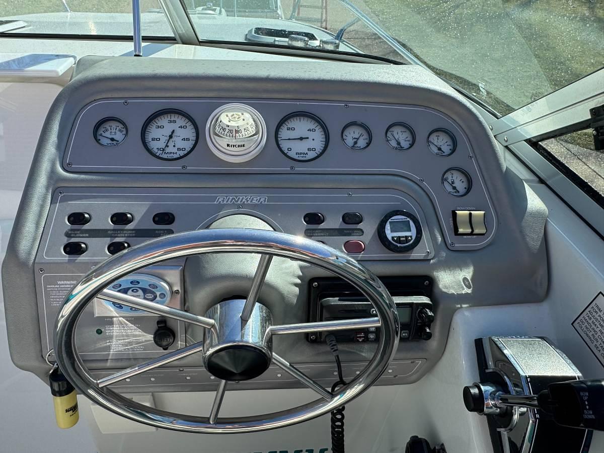 Used 1993 Rinker Fiesta Vee 260 Cruiser