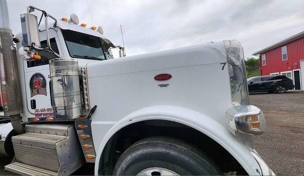 Used 2011 Peterbilt 389