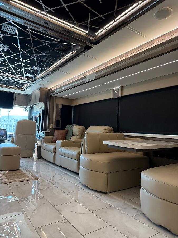 Used 2024 Tiffin Zephyr 45FZ