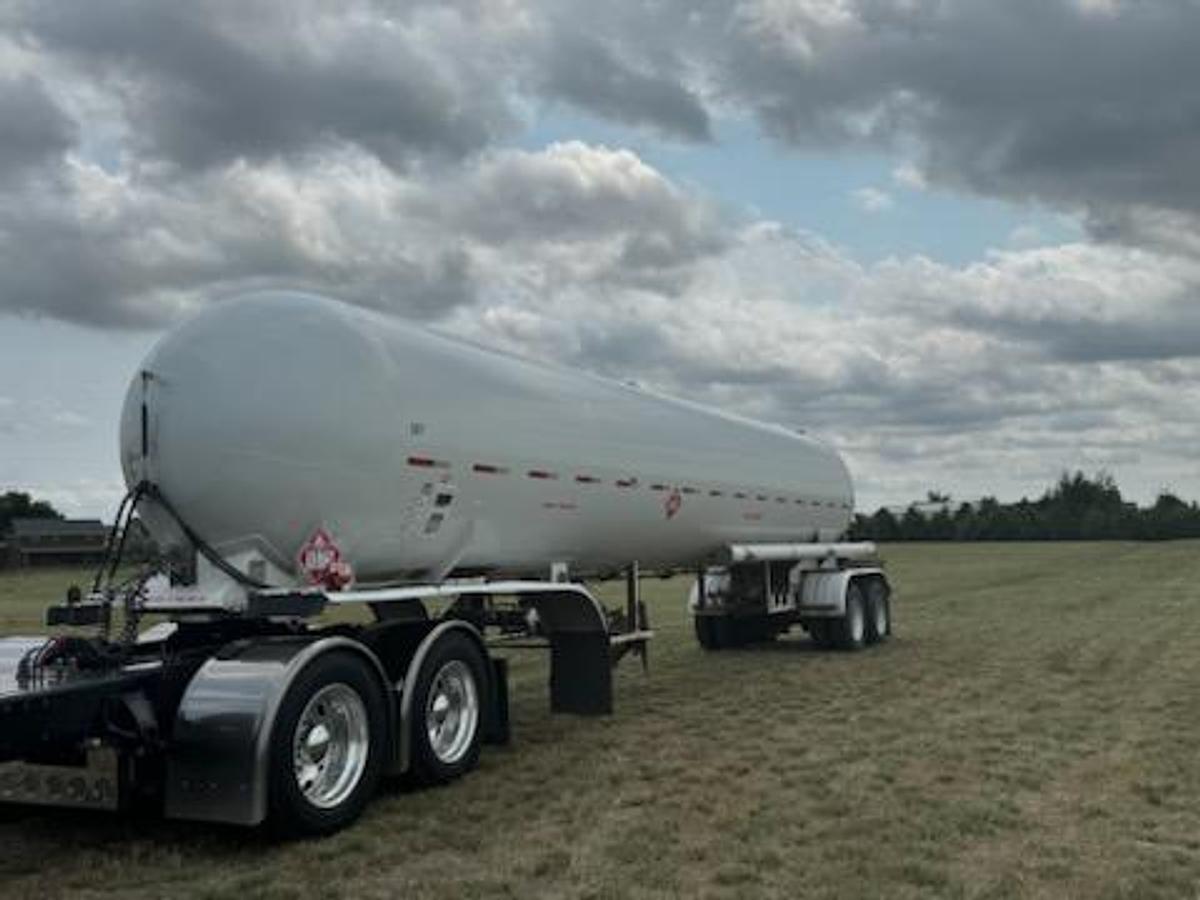 Used 1992 MID-NEBRASKA MC331 Tanker Trailer