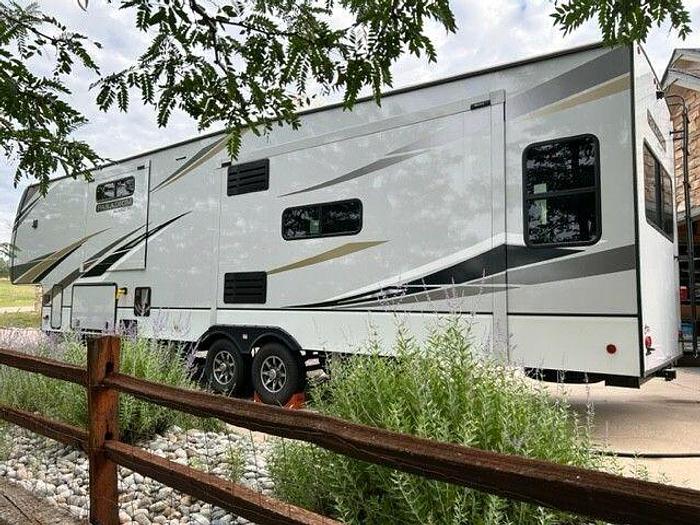 Used 2021 Alliance RV Paradigm 370FB