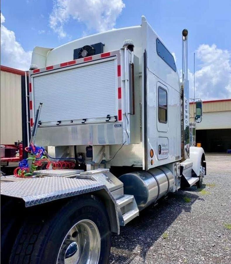 Used 2018 Kenworth W900L