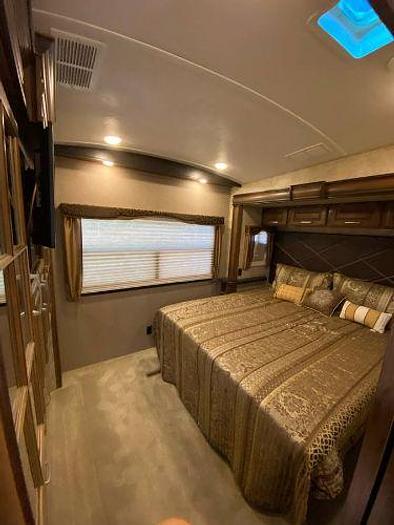 Used 2015 Keystone Montana 3711FL