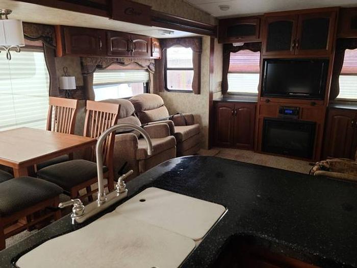 Used 2012 Keystone Cougar 327RES