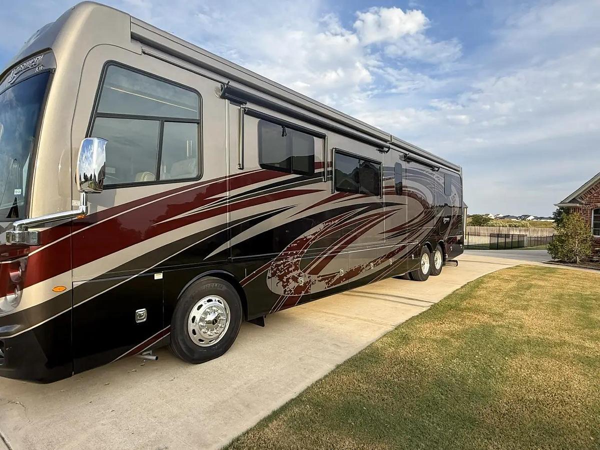 Used 2022 Fleetwood Discovery LXE 44H