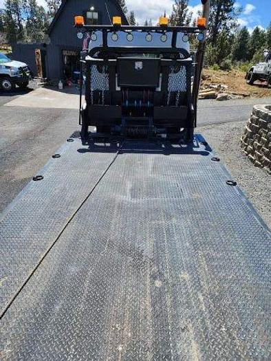 Used 2008 Freightliner BUSINESS CLASS M2 106