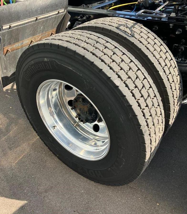 Used 2025 INTERNATIONAL LT Conventional Sleeper Semi