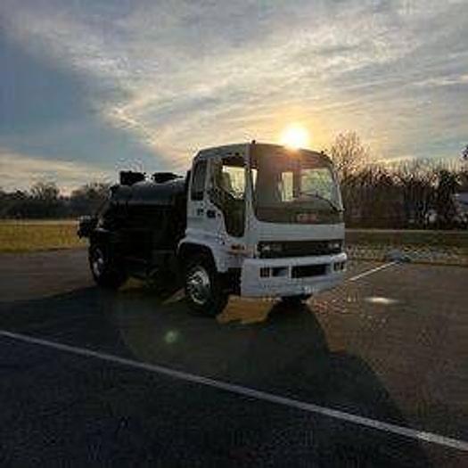 Used 2001 GMC T7500