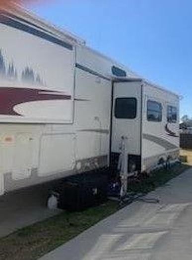 Used 2007 Forest River Cardinal 36RLE