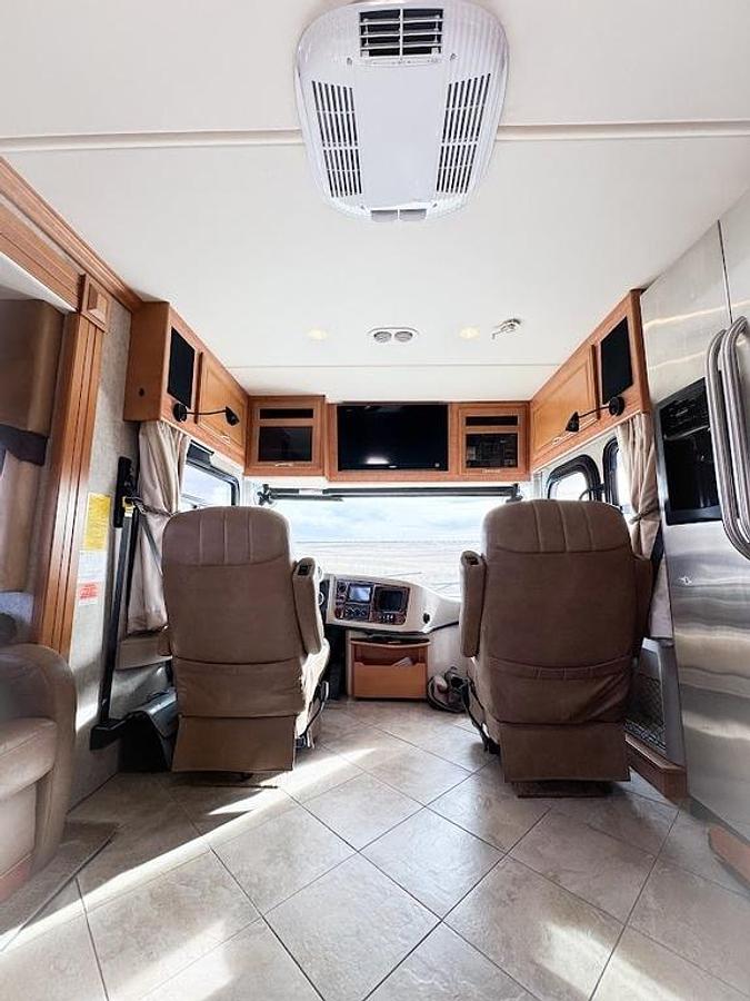 Used 2010 Fleetwood Discovery 40X