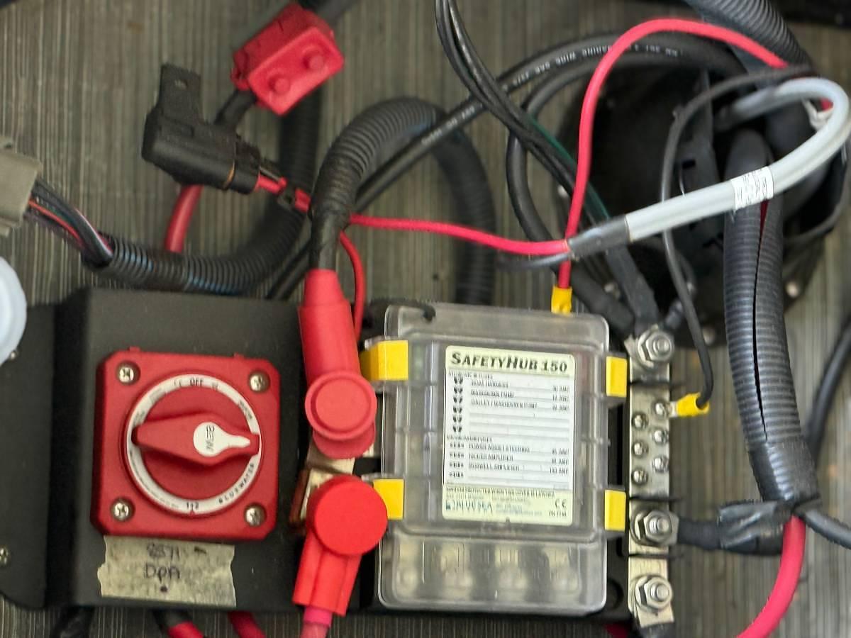 Used 2023 Bennington Tritoon Pontoon Boat