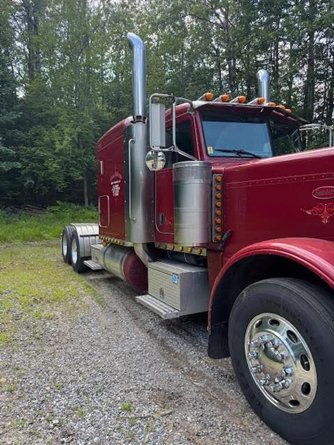 Used 2009 Peterbilt 389