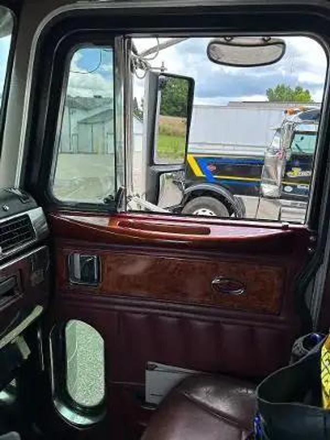 Used 2004 Peterbilt 379