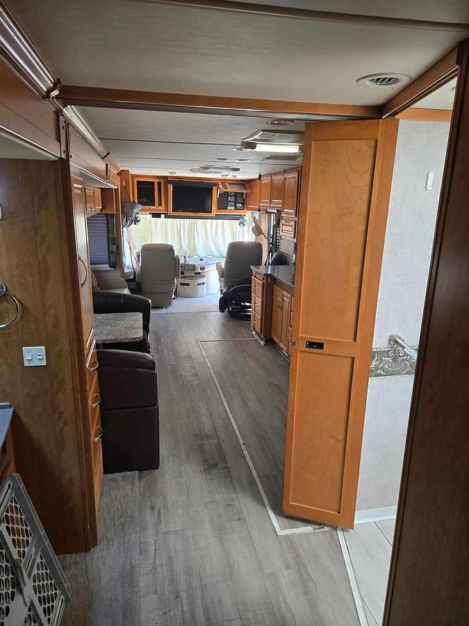 Used 2006 Fleetwood Discovery 39V