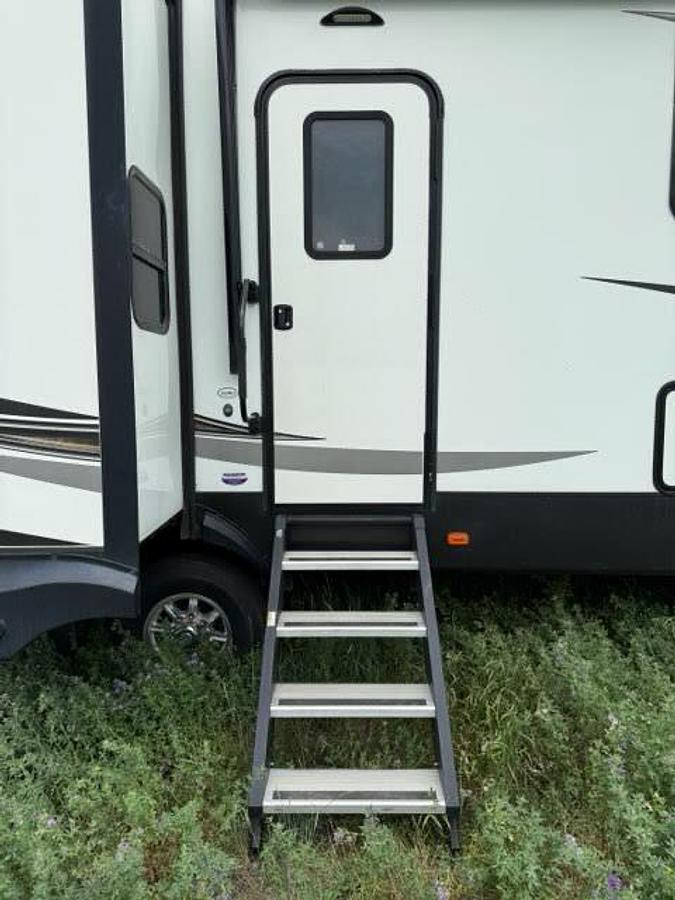 Used 2019 Heartland Big Horn 3925MLP Fifth Wheel