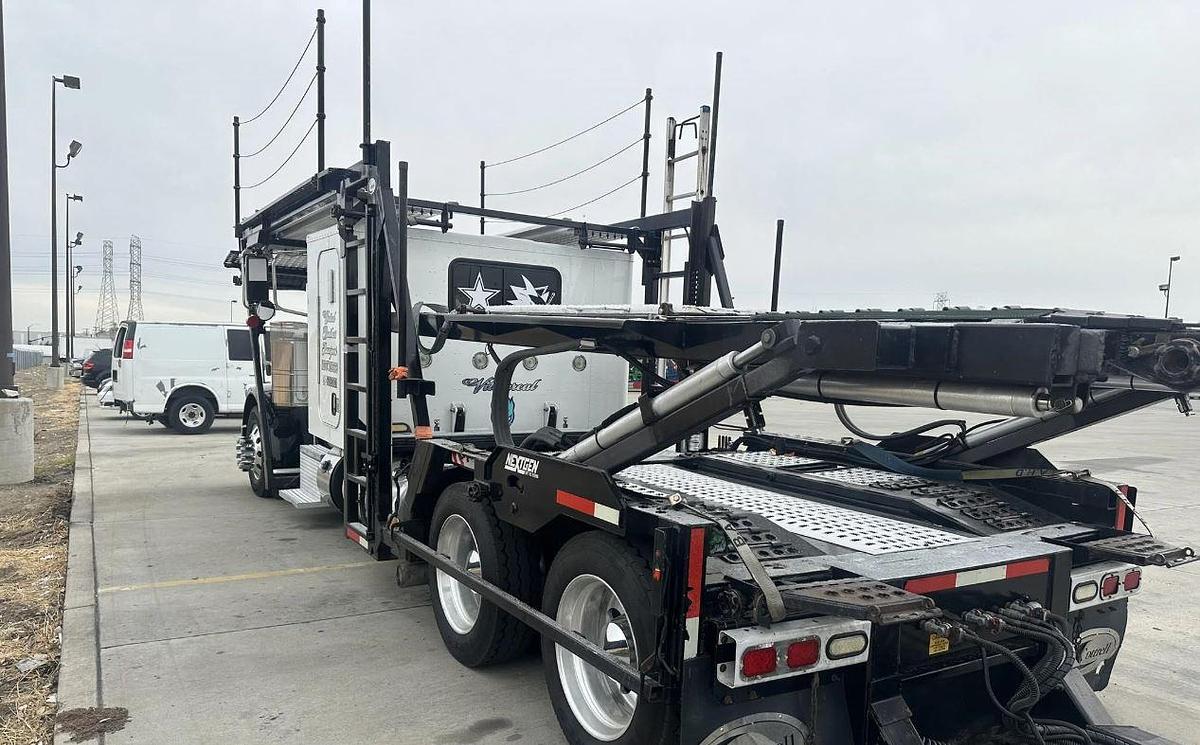 Used 2015 Peterbilt 389