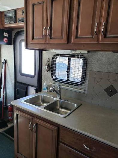 Used 2014 Fleetwood Storm 28F