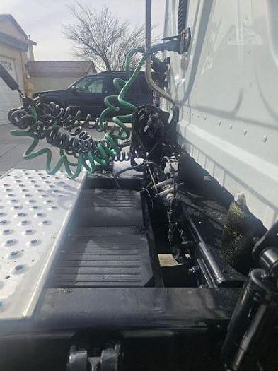 Used 2013 Freightliner Cascadia 125