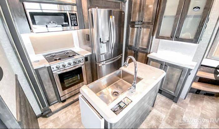 Used 2022 Vanleigh Ambition 399TH