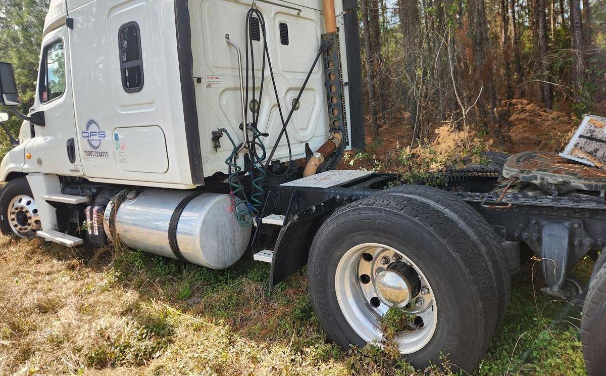 Used 2012 Freightliner Cascadia 125