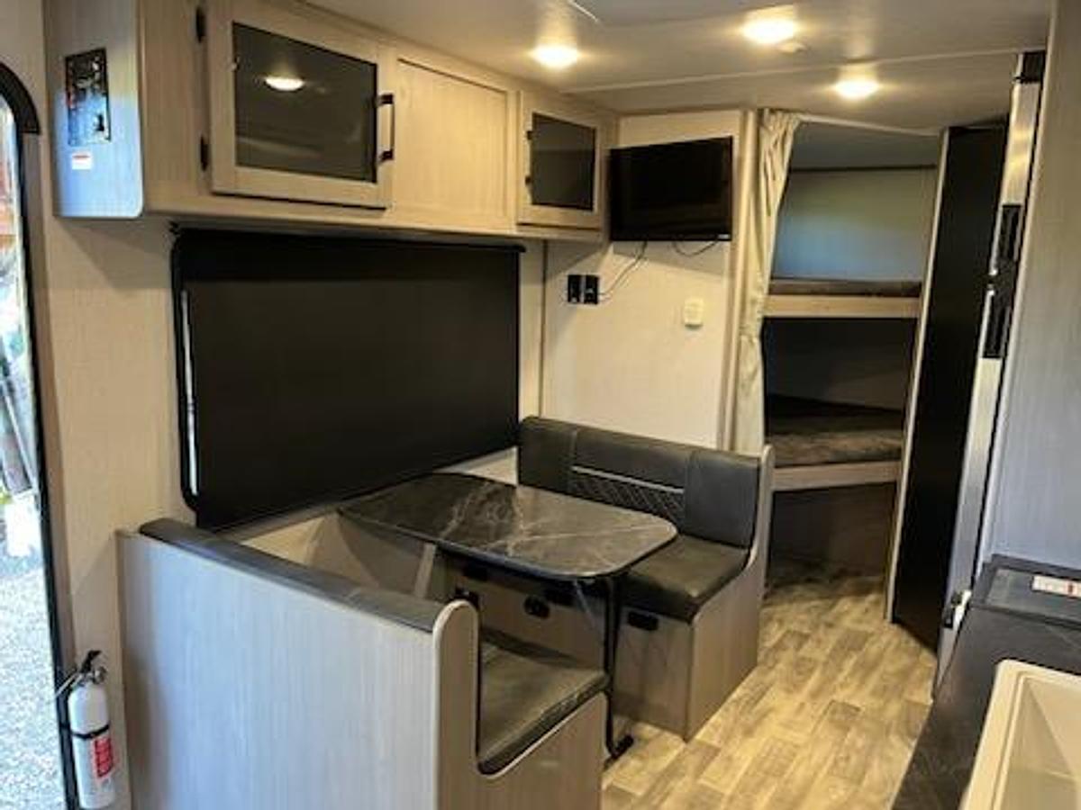 Used 2022 Dutchman Kodiak SE 22SBH Travel Trailer