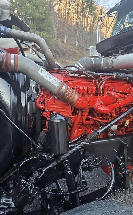 Used 2009 KENWORTH W900L Conventional Sleeper Semi