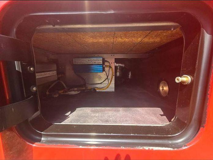 Used 2014 Mack Pinnacle Sleeper Truck