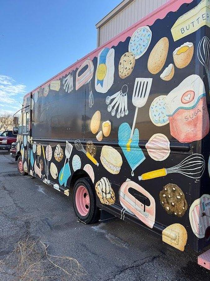 Used 2018 Ford P1000 Commercial Food Truck